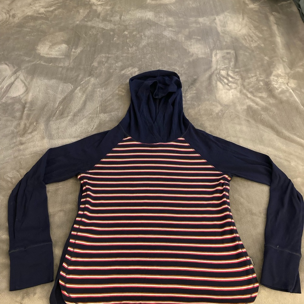 Eddie Bauer Favorite Shirttail Hem Long-sleeve hoodie - Size med